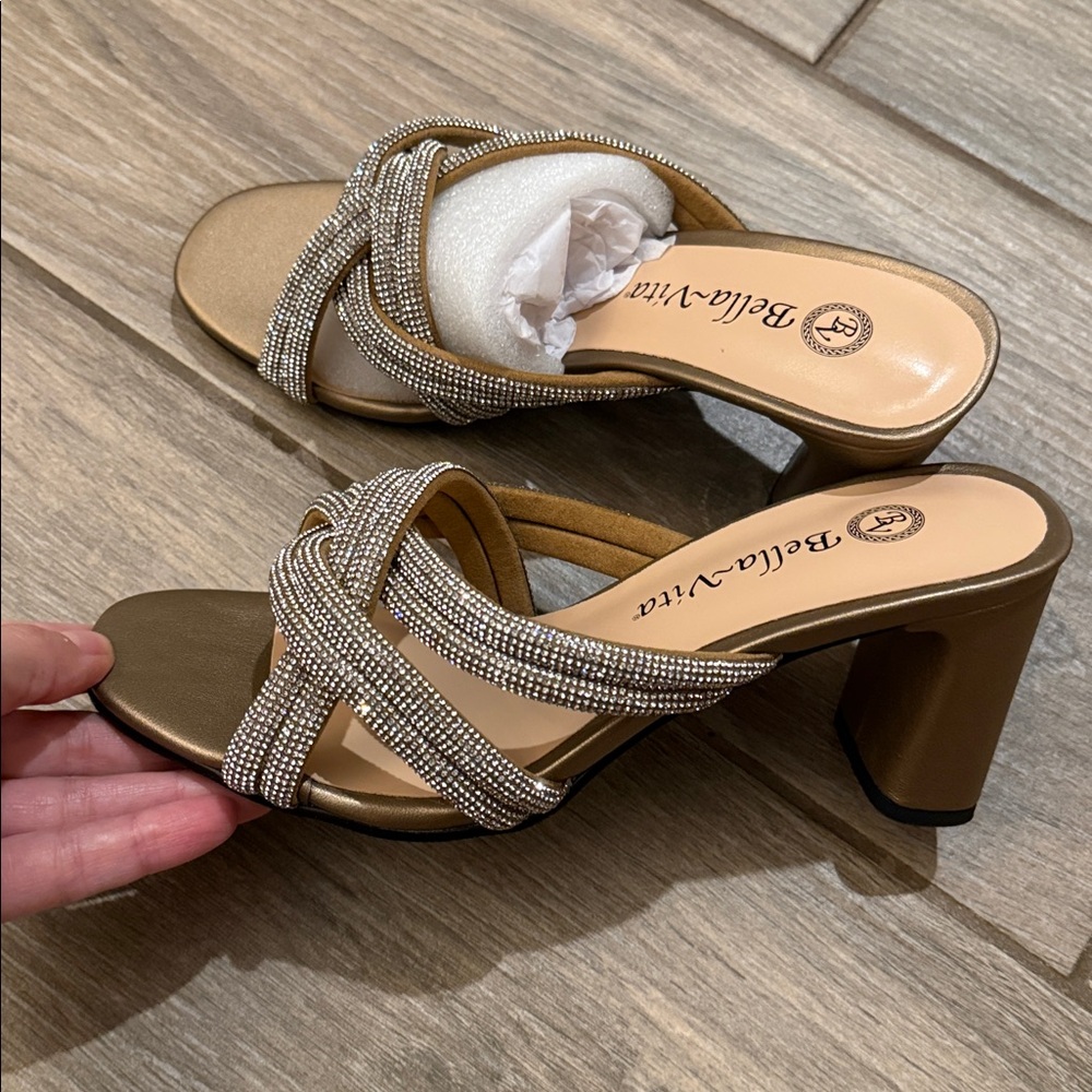 New Bella Vita Metallic BronE Crystal-Knot Block Heel Sandals Sz 5.5 - Picture 7 of 9